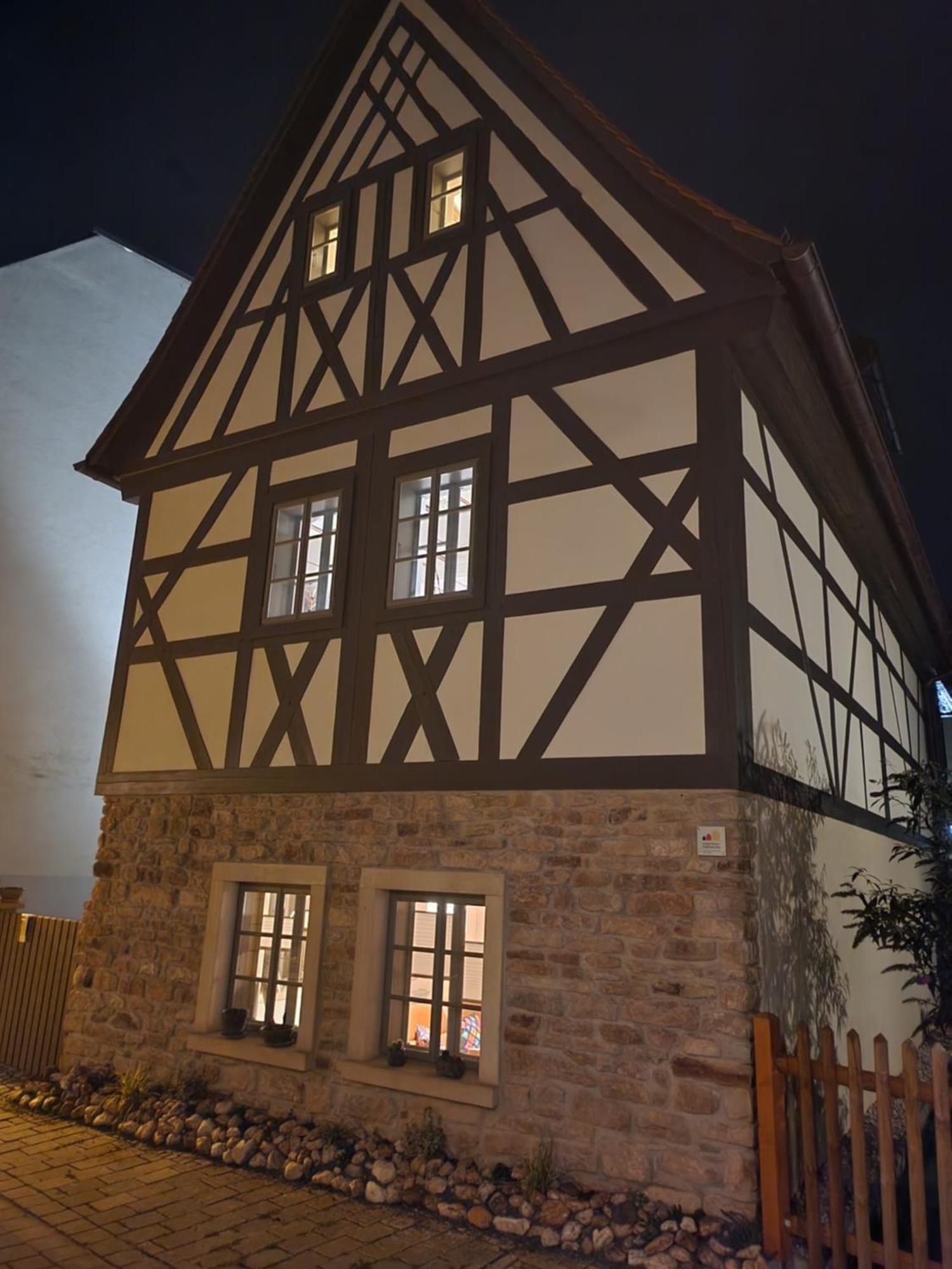 Aussergewoehnliches, Historisches, Spaetgotisches Wohnhaus Von 1519, Gries 5 Gera Exterior photo